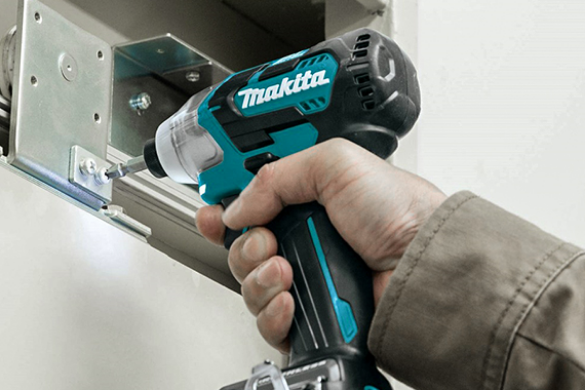DT04R1 Makita CXT